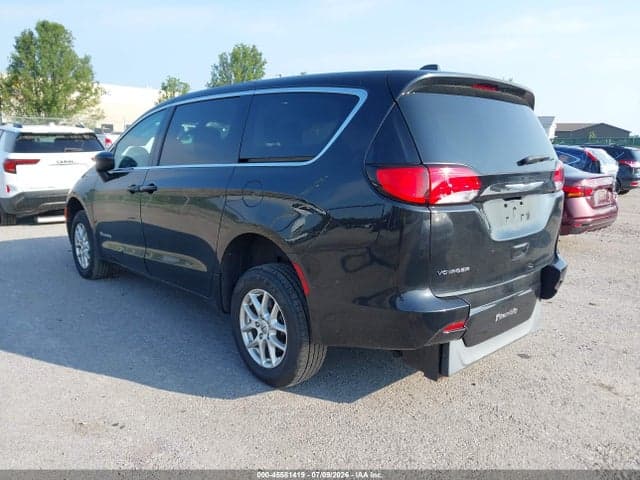 2022 CHRYSLER VOYAGER LX 3