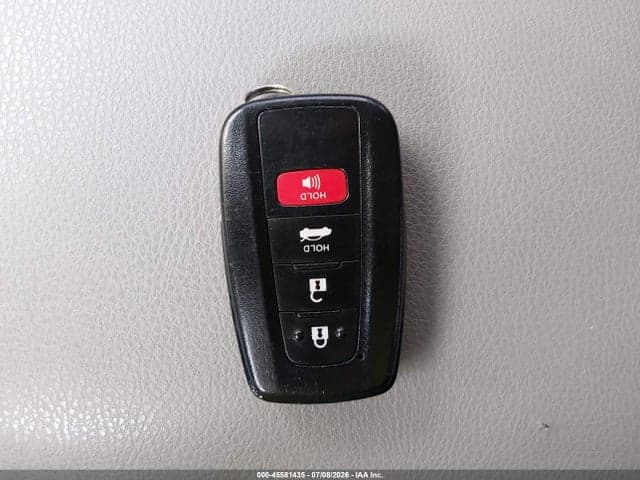 2020 TOYOTA CAMRY HYBRID XLE 11