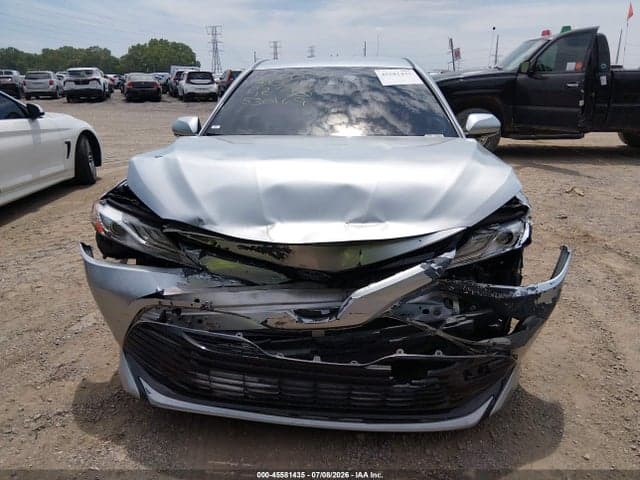 2020 TOYOTA CAMRY HYBRID XLE 13