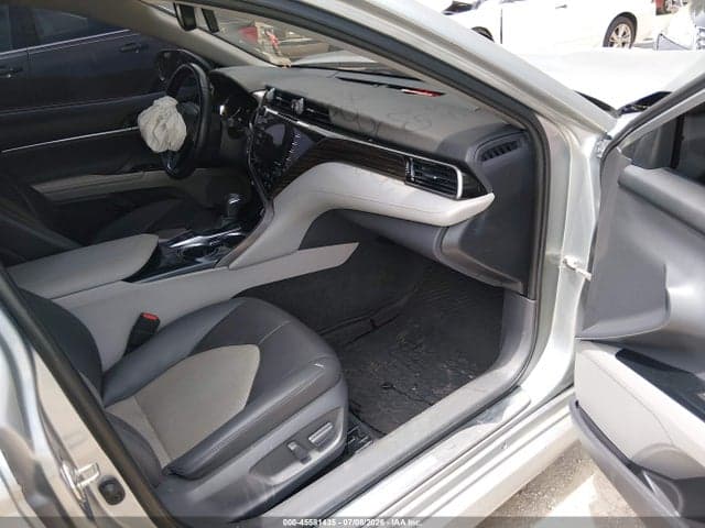 2020 TOYOTA CAMRY HYBRID XLE 5