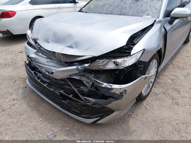 2020 TOYOTA CAMRY HYBRID XLE 6