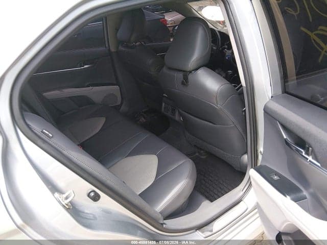 2020 TOYOTA CAMRY HYBRID XLE 8