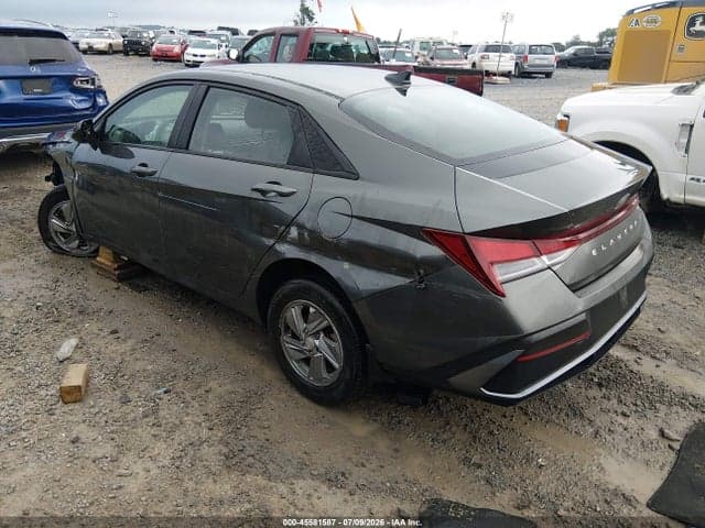 2024 HYUNDAI ELANTRA SE 3
