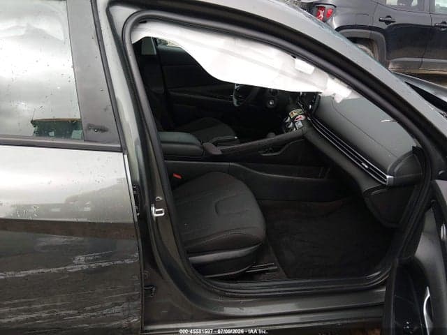 2024 HYUNDAI ELANTRA SE 5