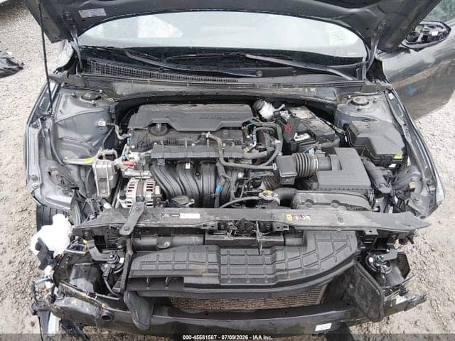 2024 HYUNDAI ELANTRA SE 10