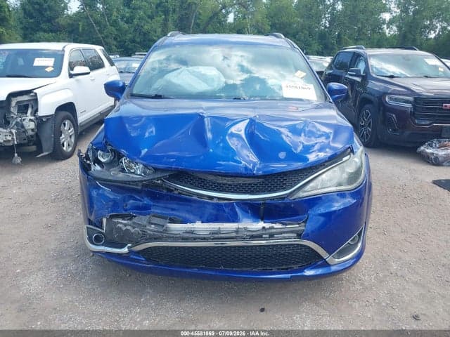 2019 CHRYSLER PACIFICA TOURING L 12