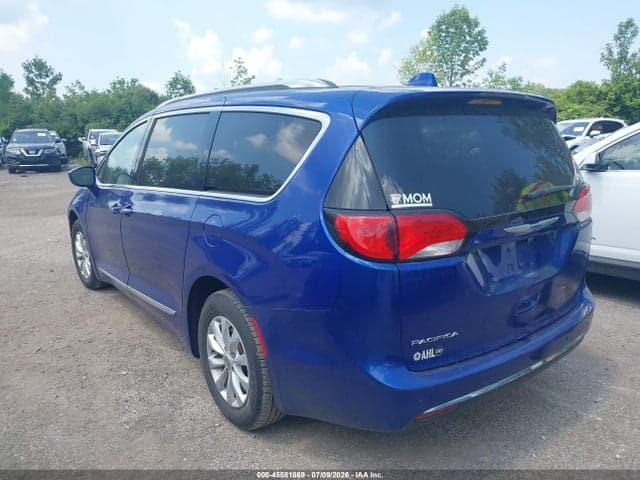 2019 CHRYSLER PACIFICA TOURING L 3