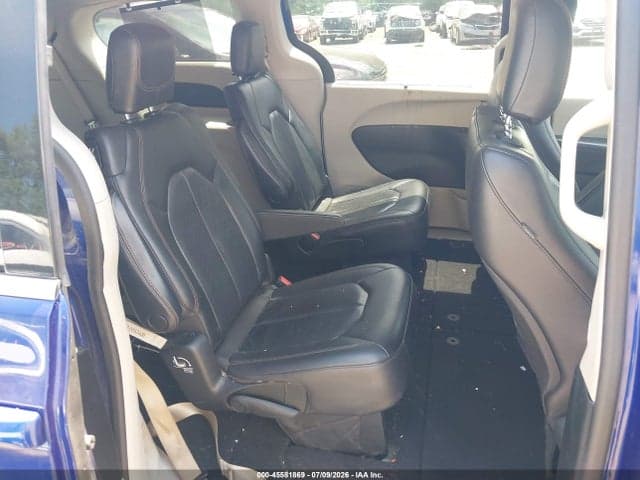 2019 CHRYSLER PACIFICA TOURING L 8