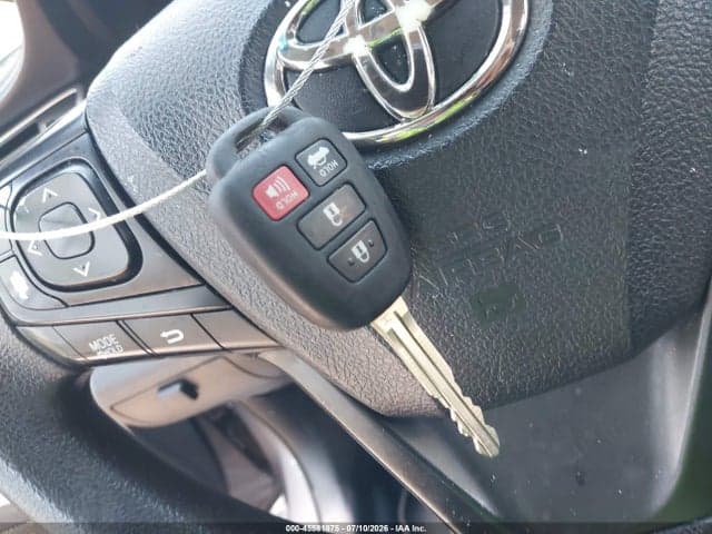 2017 TOYOTA CAMRY LE 11