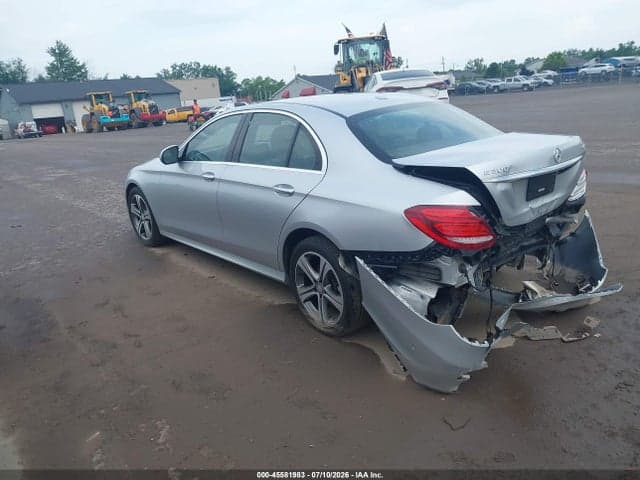 2017 MERCEDES-BENZ E 300 4MATIC 3