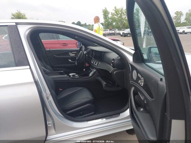 2017 MERCEDES-BENZ E 300 4MATIC 5