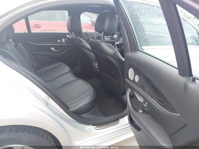 2017 MERCEDES-BENZ E 300 4MATIC 8
