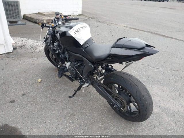 2025 YAMAHA YZFR7 3