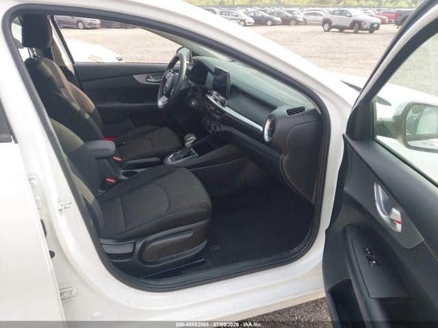 2023 KIA FORTE LXS 5