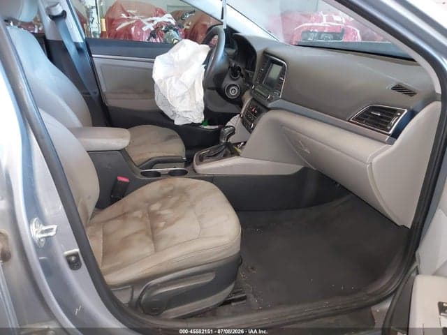 2017 HYUNDAI ELANTRA SE 5