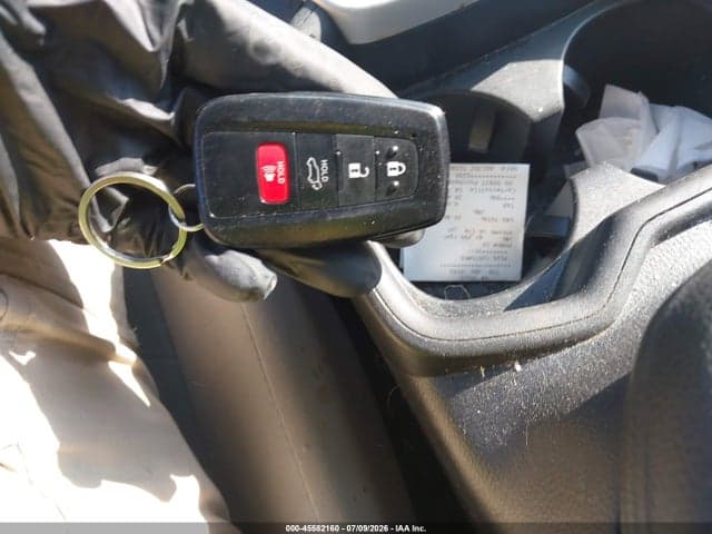 2021 TOYOTA RAV4 XLE 11