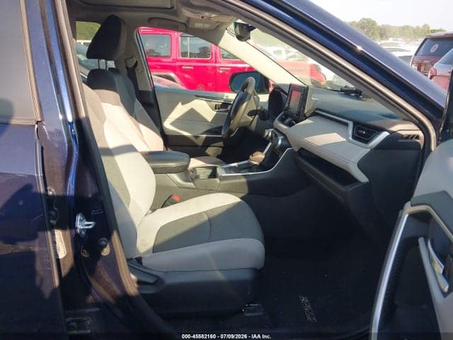 2021 TOYOTA RAV4 XLE 5