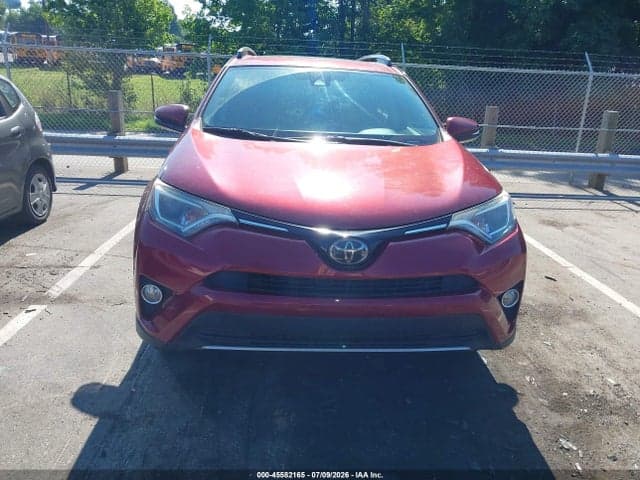 2018 TOYOTA RAV4 XLE 12