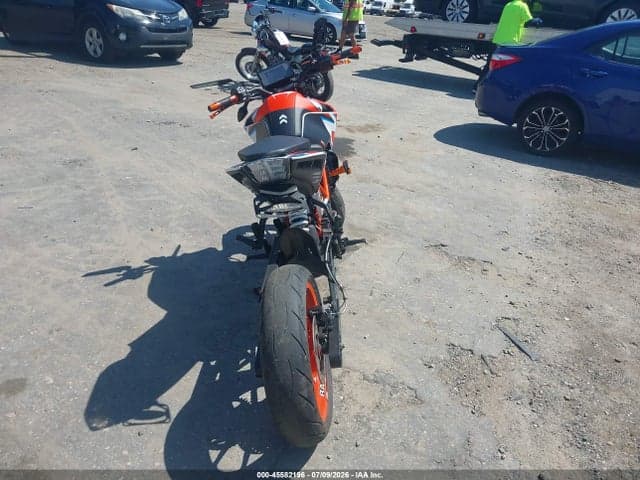 2017 KTM 390 DUKE 6