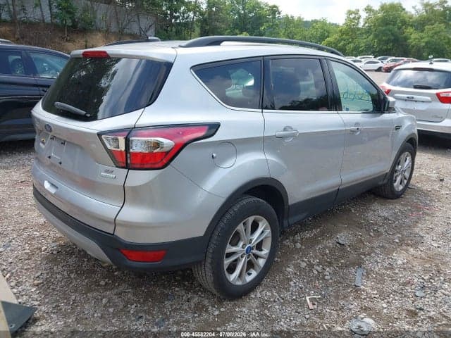 2017 FORD ESCAPE SE 4