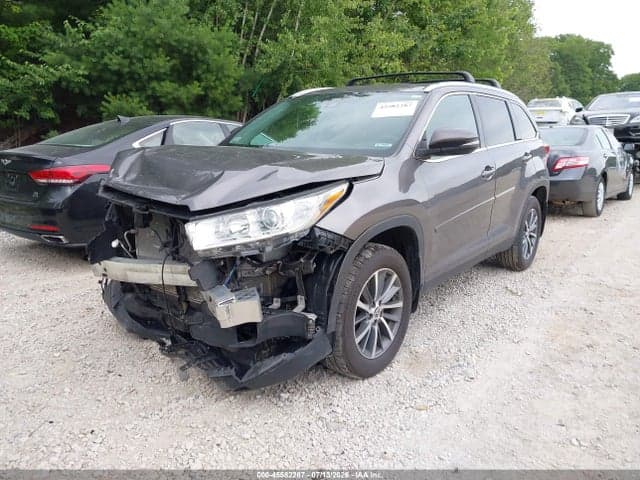 2019 TOYOTA HIGHLANDER XLE 2