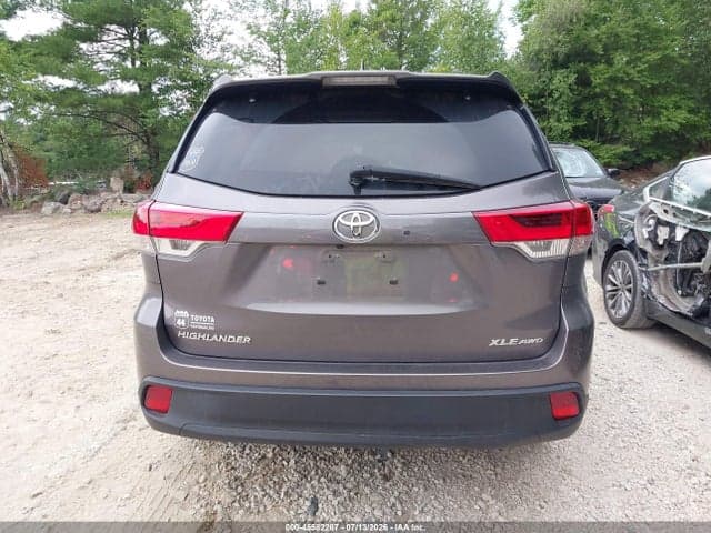 2019 TOYOTA HIGHLANDER XLE 17