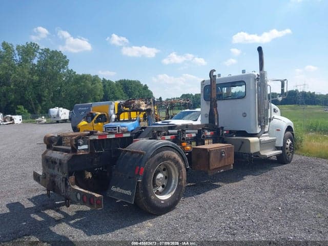 2022 PETERBILT 337 4