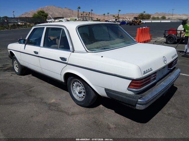 1983 MERCEDES-BENZ 300 DT 3