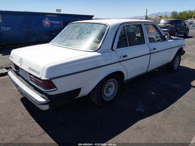 1983 MERCEDES-BENZ 300 DT 4