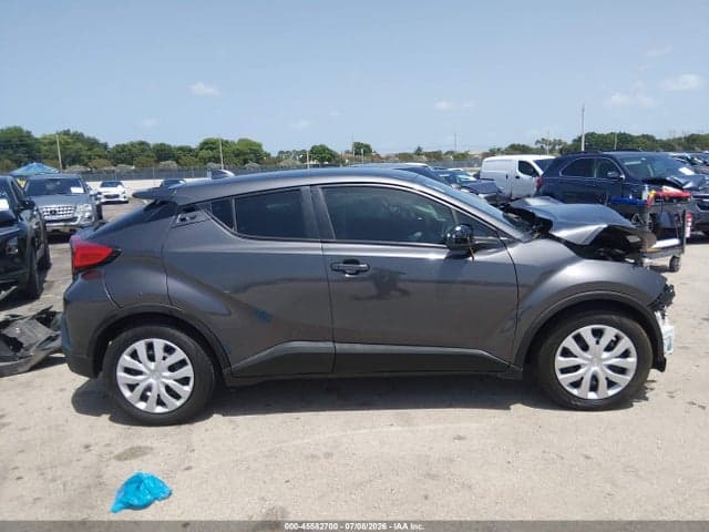 2019 TOYOTA C-HR LE 14
