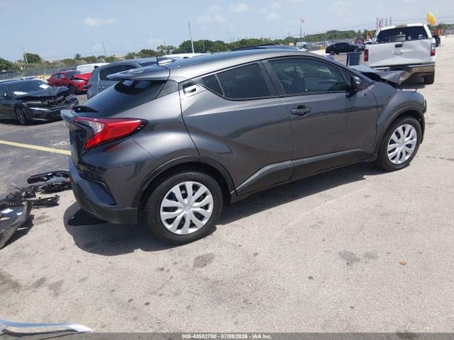 2019 TOYOTA C-HR LE 4