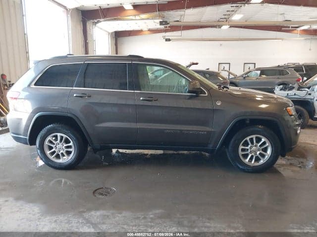 2019 JEEP GRAND CHEROKEE LAREDO E 4X4 13