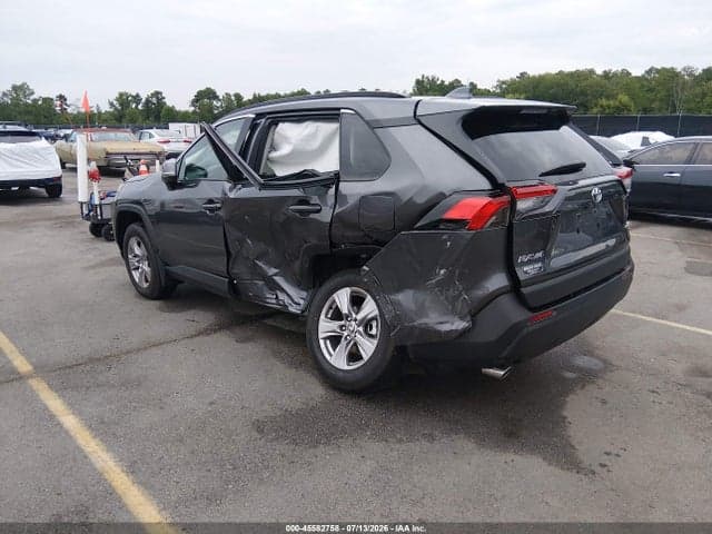 2025 TOYOTA RAV4 XLE 3
