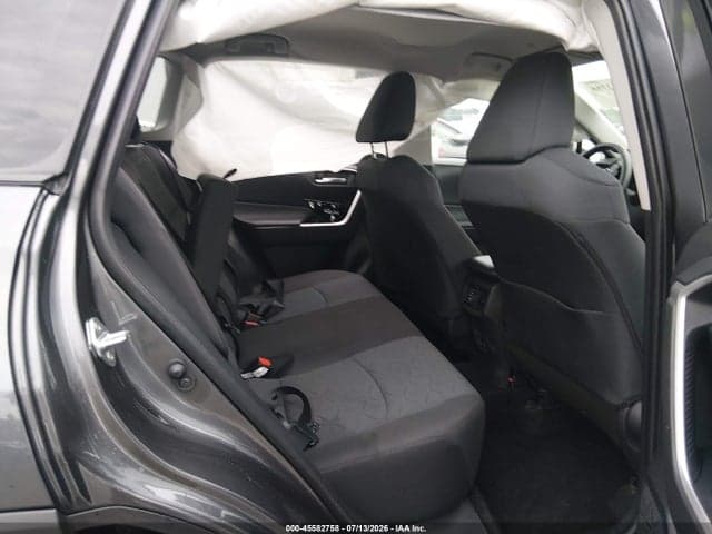 2025 TOYOTA RAV4 XLE 8