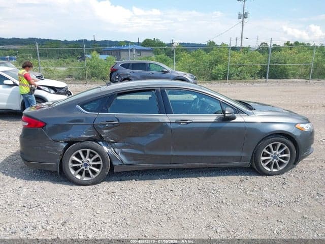 2017 FORD FUSION SE 13