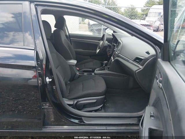 2020 HYUNDAI ELANTRA SE 5
