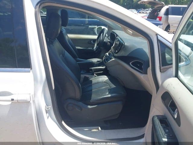 2022 CHRYSLER PACIFICA TOURING L 5