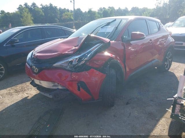 2020 TOYOTA C-HR XLE 2
