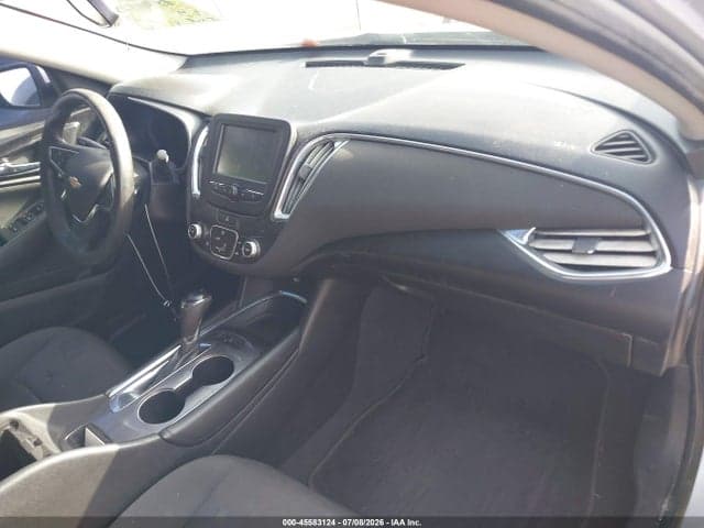 2017 CHEVROLET MALIBU 1LT 5