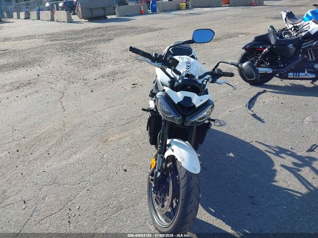 2024 TRIUMPH MOTORCYCLE STREET TRIPLE 765 R 5