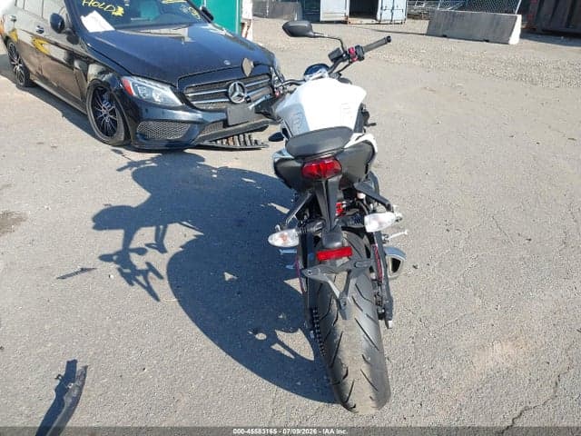 2024 TRIUMPH MOTORCYCLE STREET TRIPLE 765 R 6