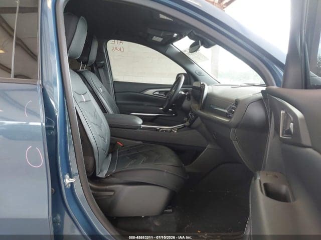 2025 CHEVROLET TRAVERSE AWD LT 5