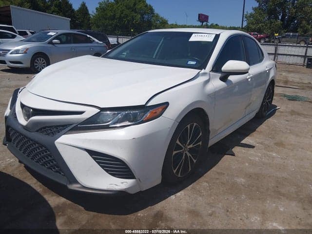 2020 TOYOTA CAMRY SE 2