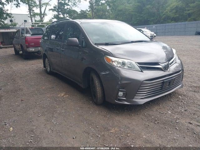 2018 TOYOTA SIENNA XLE 8 PASSENGER - 1
