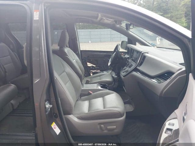 2018 TOYOTA SIENNA XLE 8 PASSENGER 5