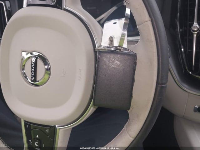 2025 VOLVO XC60 B5 CORE 11