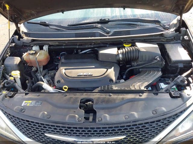 2017 CHRYSLER PACIFICA LIMITED 10