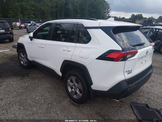 2024 TOYOTA RAV4 XLE 3