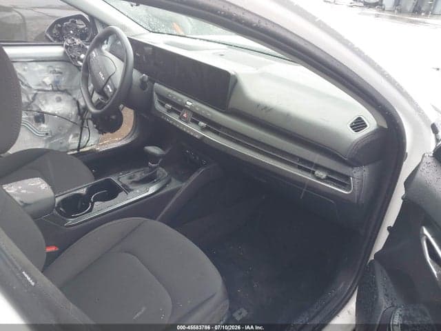 2026 KIA K4 LXS 5