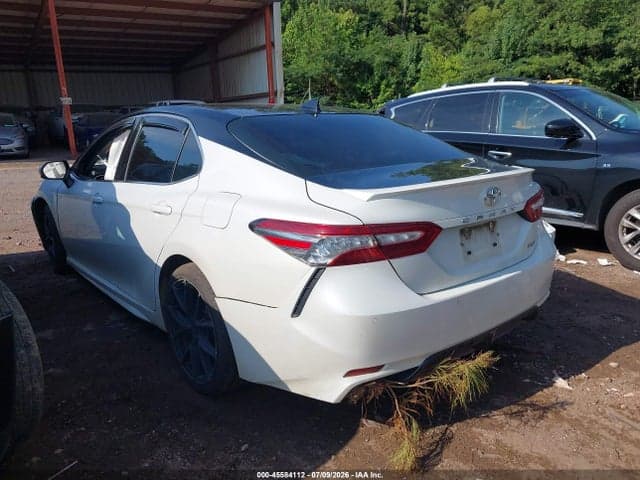 2018 TOYOTA CAMRY XSE 3
